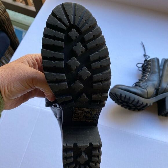 Olivia and Kate Women's Heeled Work Boots, Laced with side zippers Size 6‎ Biker - Picture 9 of 11